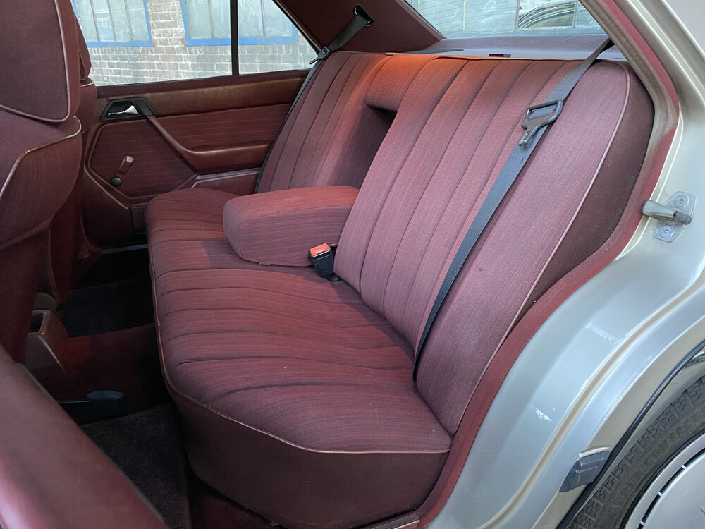 Mercedes-Benz 250D W124 1986 E-Klasse, RB-25-FD