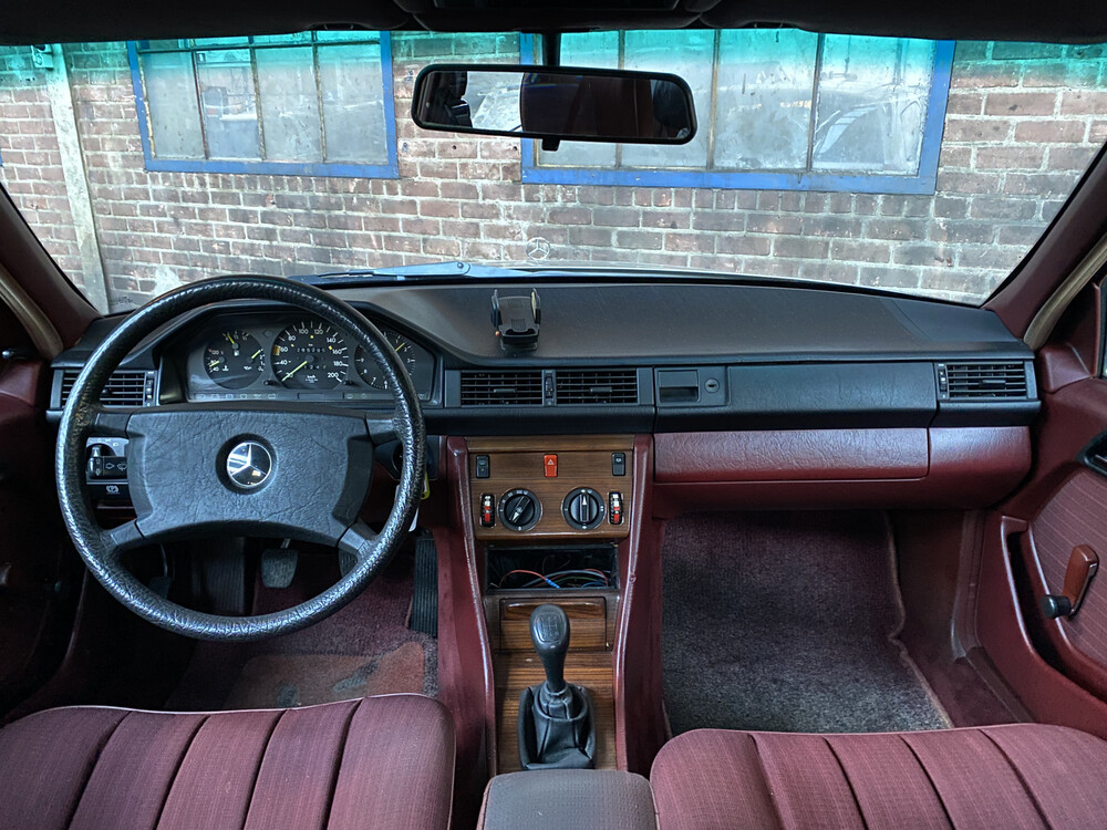 Mercedes-Benz 250D W124 1986 E-Klasse, RB-25-FD