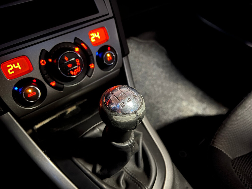 Peugeot 308 1.6 VTi XS 120hp 2008, 17-ZL-XF