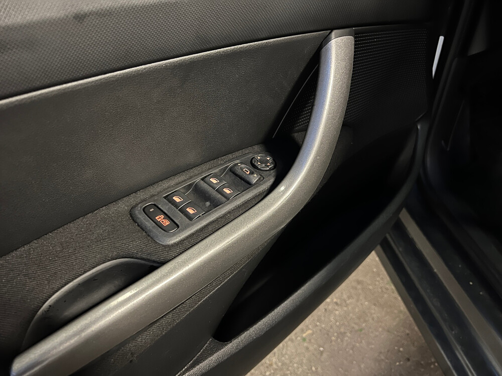 Peugeot 308 1.6 VTi XS 120hp 2008, 17-ZL-XF