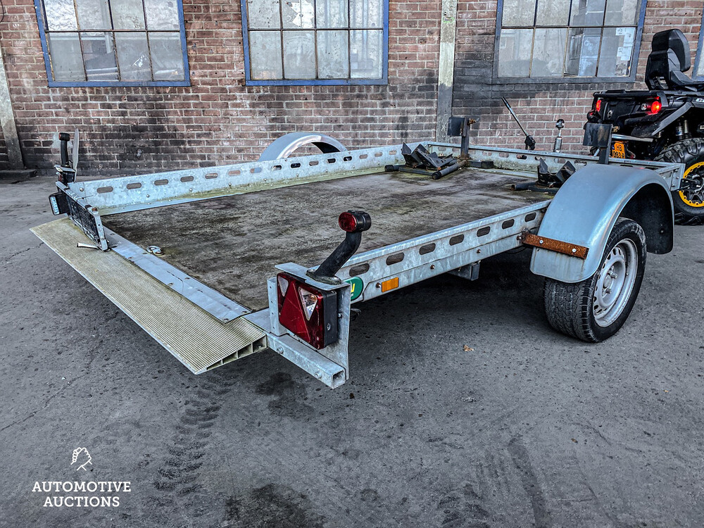 Leichter Einachsanhänger