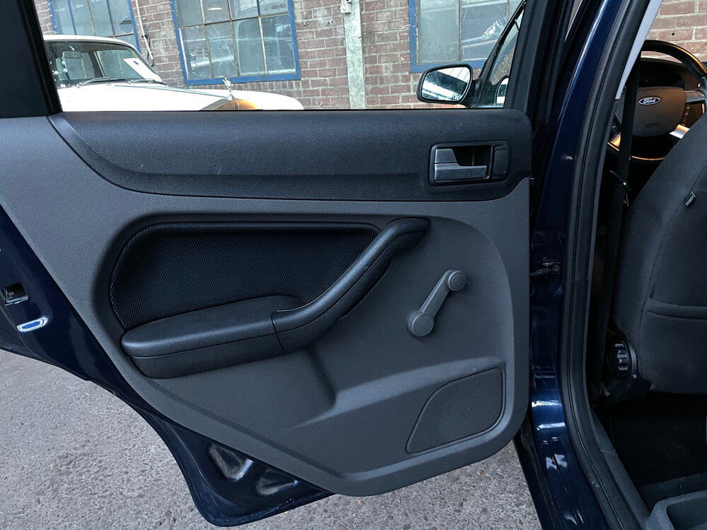 Ford Focus Wagon 1.6-16V Futura 2006, 77-TK-LN