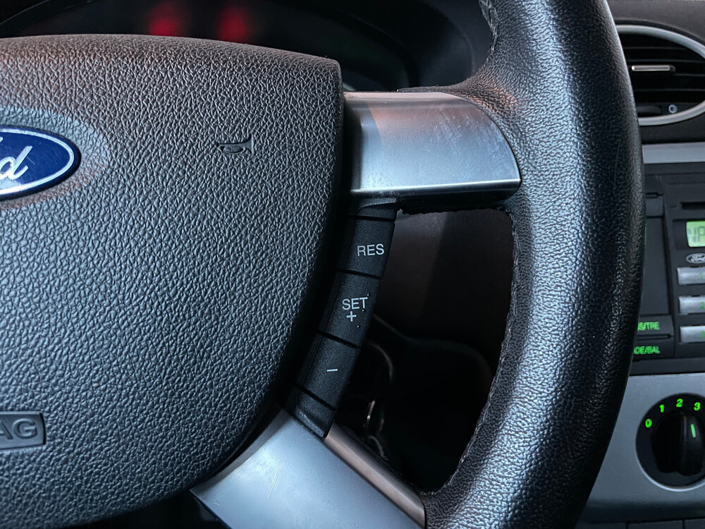 Ford Focus Wagon 1.6-16V Futura 2006, 77-TK-LN