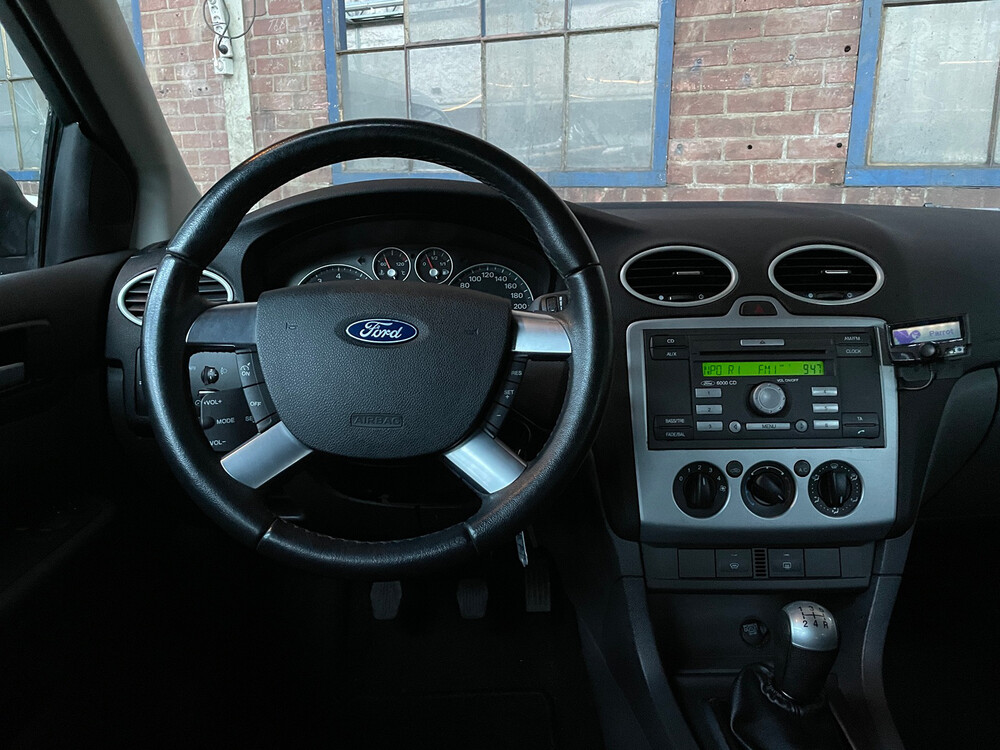 Ford Focus Wagon 1.6-16V Futura 2006, 77-TK-LN