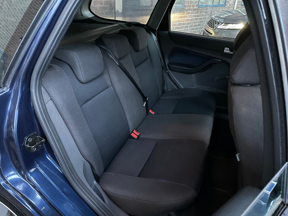 Ford Focus Wagon 1.6-16V Futura 2006, 77-TK-LN