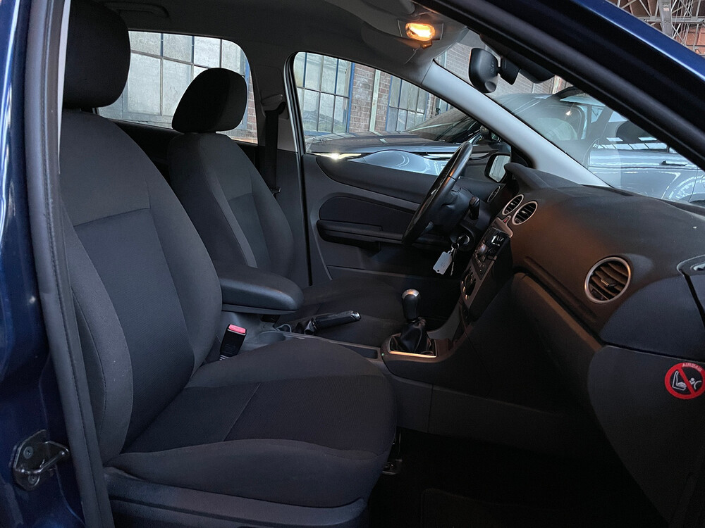 Ford Focus Wagon 1.6-16V Futura 2006, 77-TK-LN