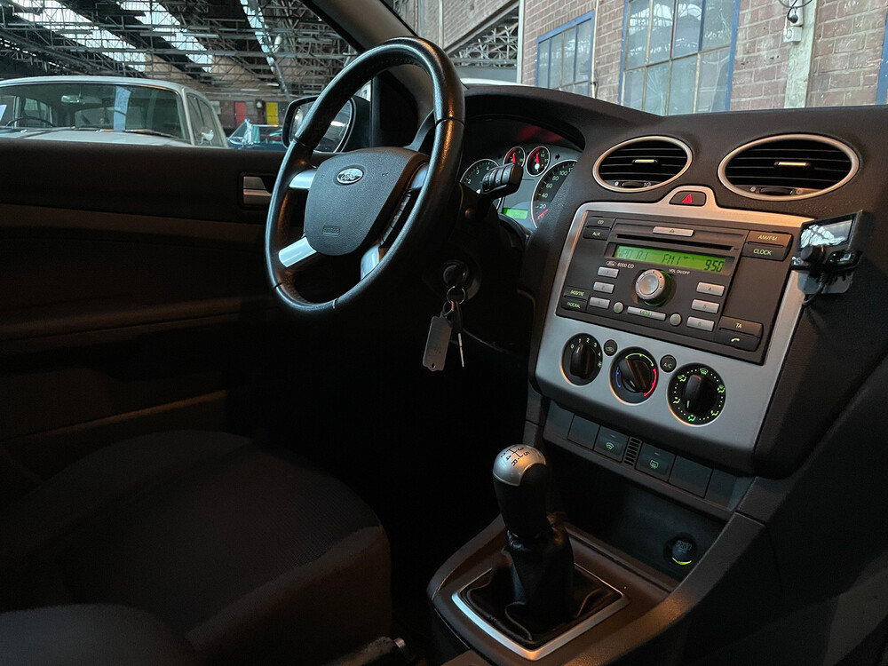 Ford Focus Wagon 1.6-16V Futura 2006, 77-TK-LN