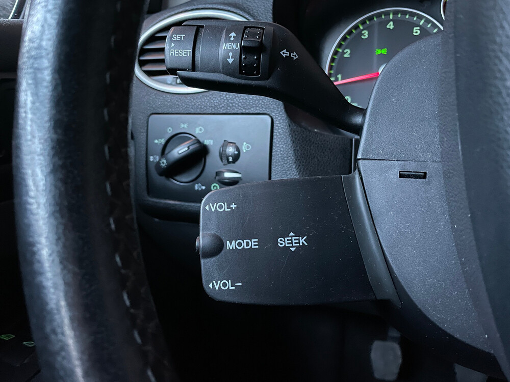 Ford Focus Wagon 1.6-16V Futura 2006, 77-TK-LN