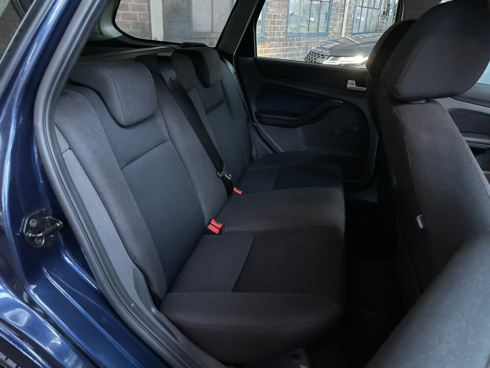 Ford Focus Wagon 1.6-16V Futura 2006, 77-TK-LN