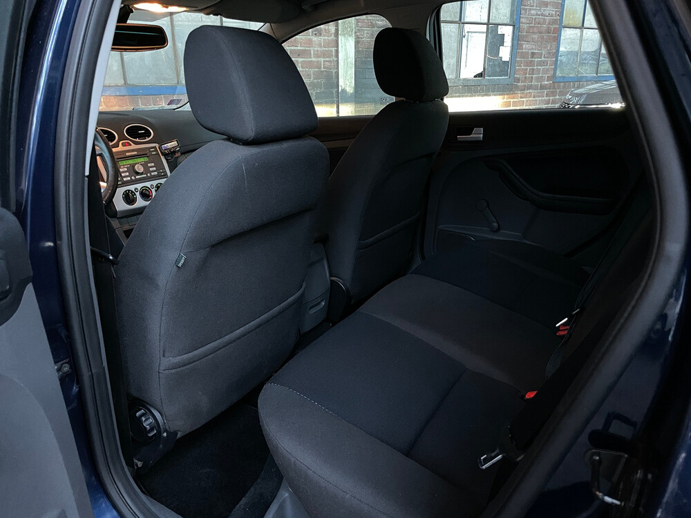 Ford Focus Wagon 1.6-16V Futura 2006, 77-TK-LN