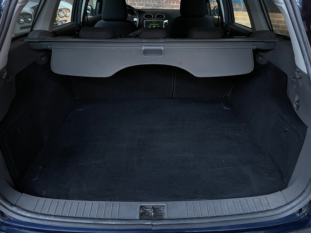 Ford Focus Wagon 1.6-16V Futura 2006, 77-TK-LN