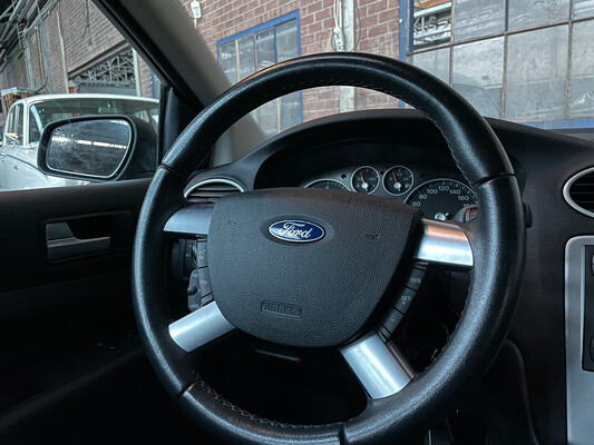 Ford Focus Wagon 1.6-16V Futura 2006, 77-TK-LN