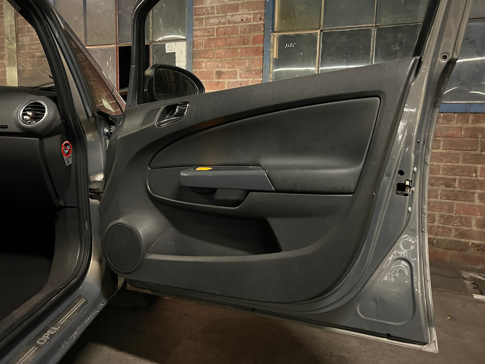 Opel Corsa 1.3 CDTi EcoFlex S/S Cosmo 2012, 27-TZF-7