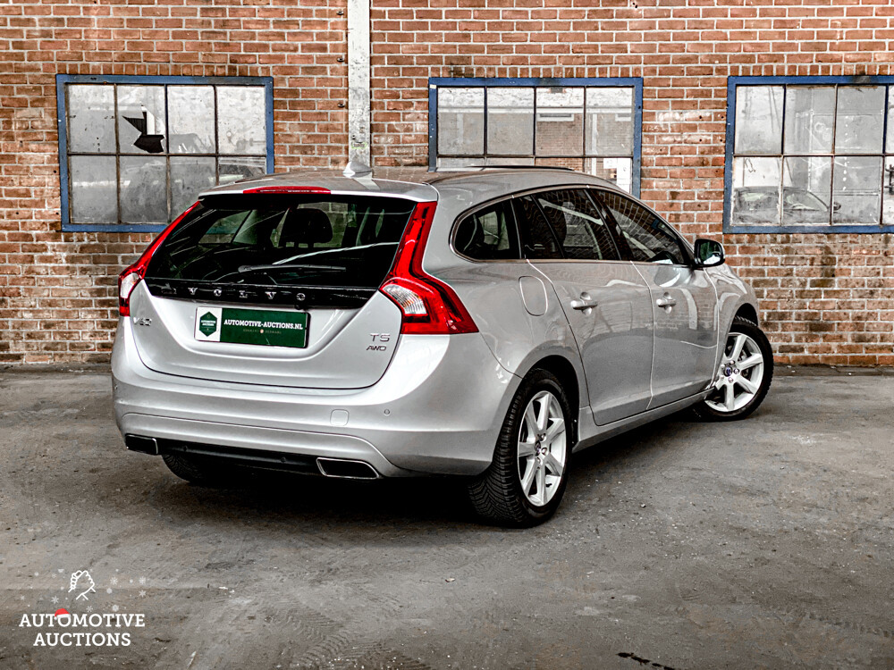 Volvo V60 T5 AWD 234PS 2017