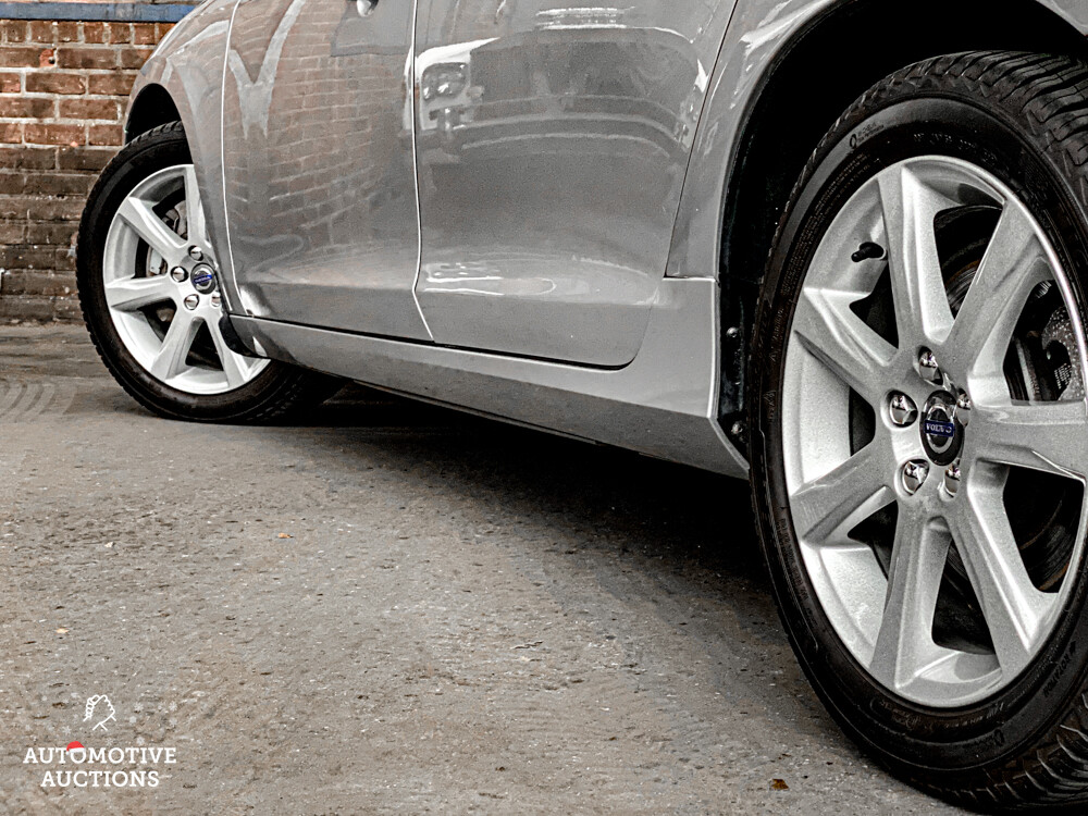 Volvo V60 T5 AWD 234PS 2017