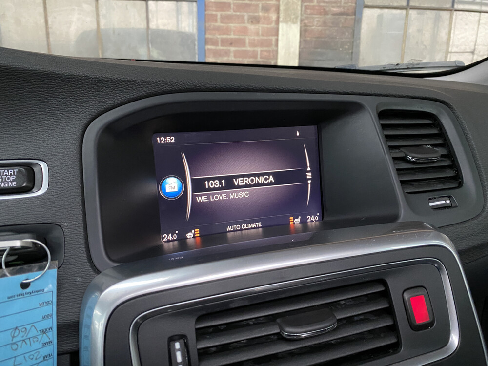 Volvo V60 T5 AWD 234PS 2017