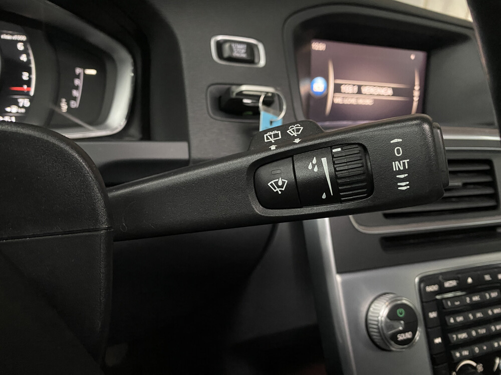 Volvo V60 T5 AWD 234PS 2017