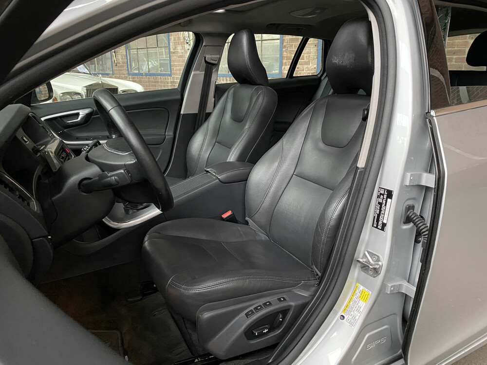 Volvo V60 T5 AWD 234PS 2017