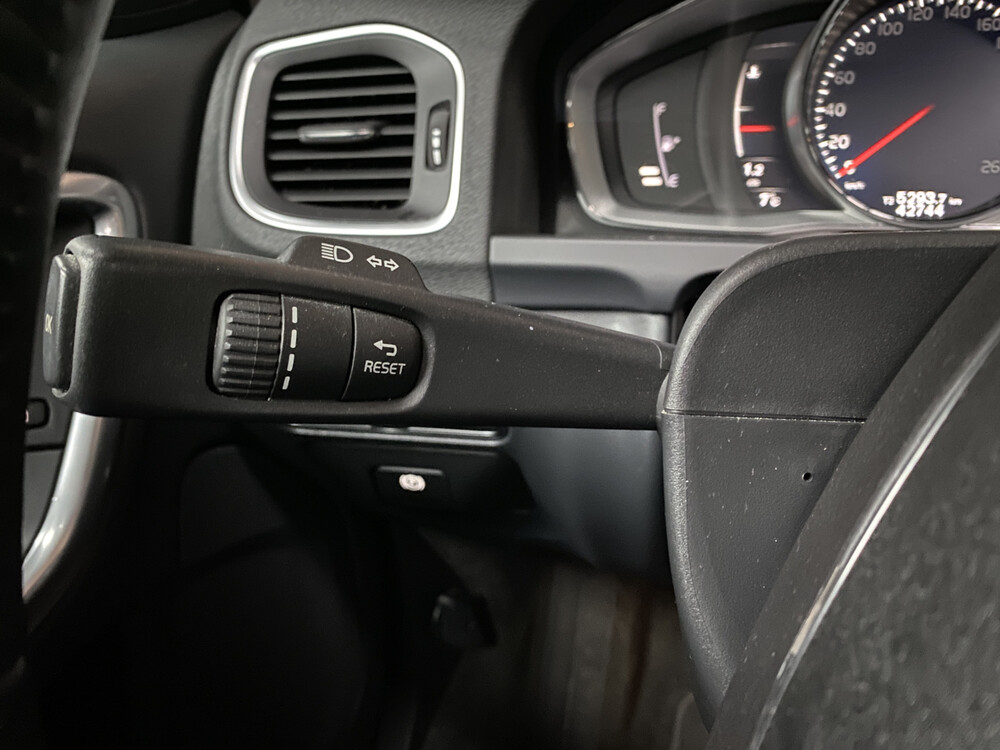 Volvo V60 T5 AWD 234PS 2017