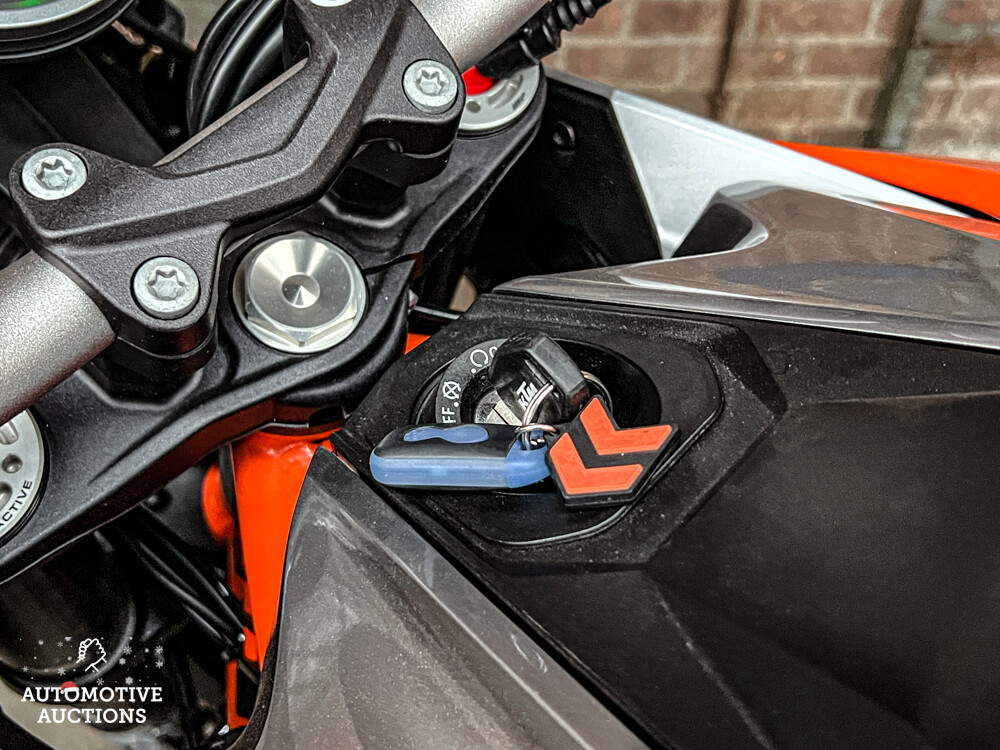 KTM Superduke GT AKRAPOVIC 173hp 2017