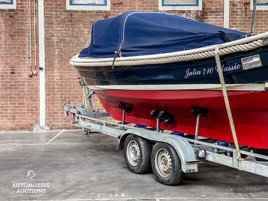 Julia 710 Classic 2011 Sloop