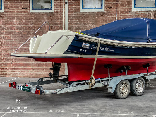 Julia 710 Classic 2011 Sloop