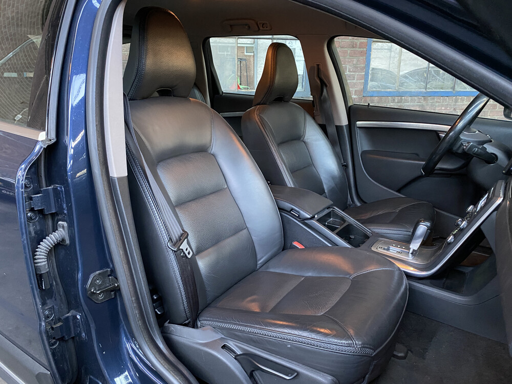 Volvo XC70 2.0 D3 FWD Momentum 163hp 2010 -Orig. NL-, 56-LPR-2