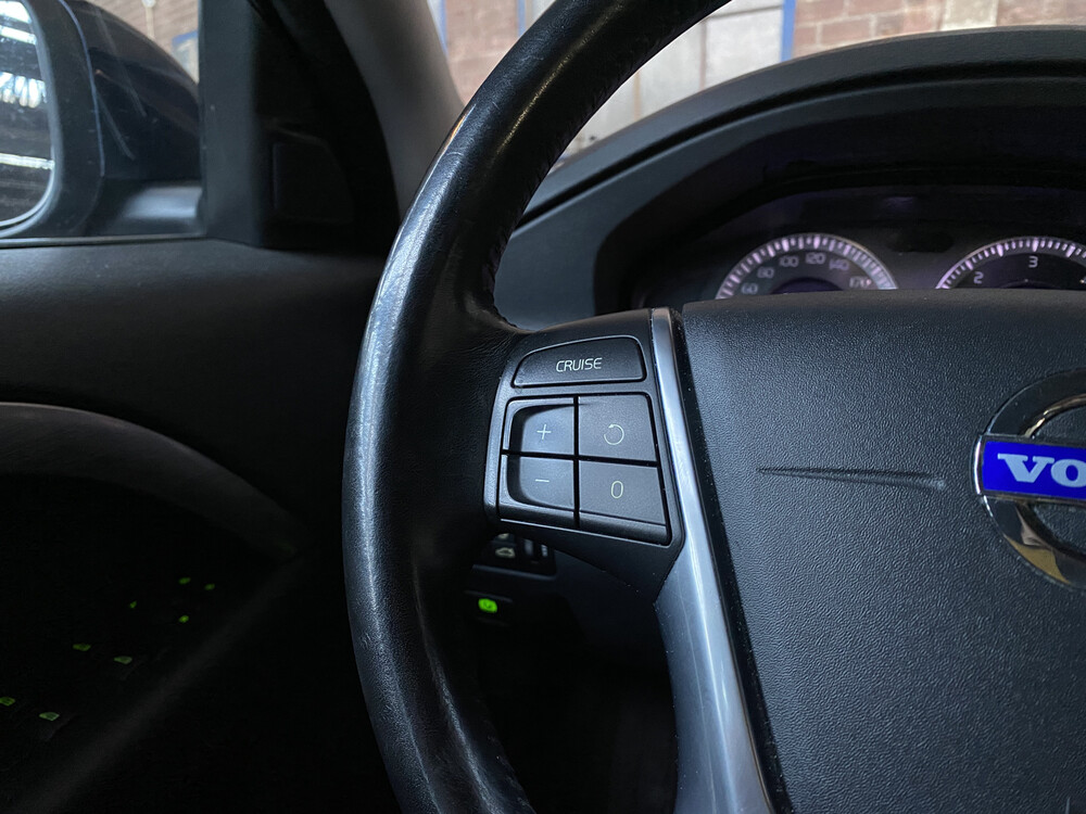 Volvo XC70 2.0 D3 FWD Momentum 163hp 2010 -Orig. NL-, 56-LPR-2