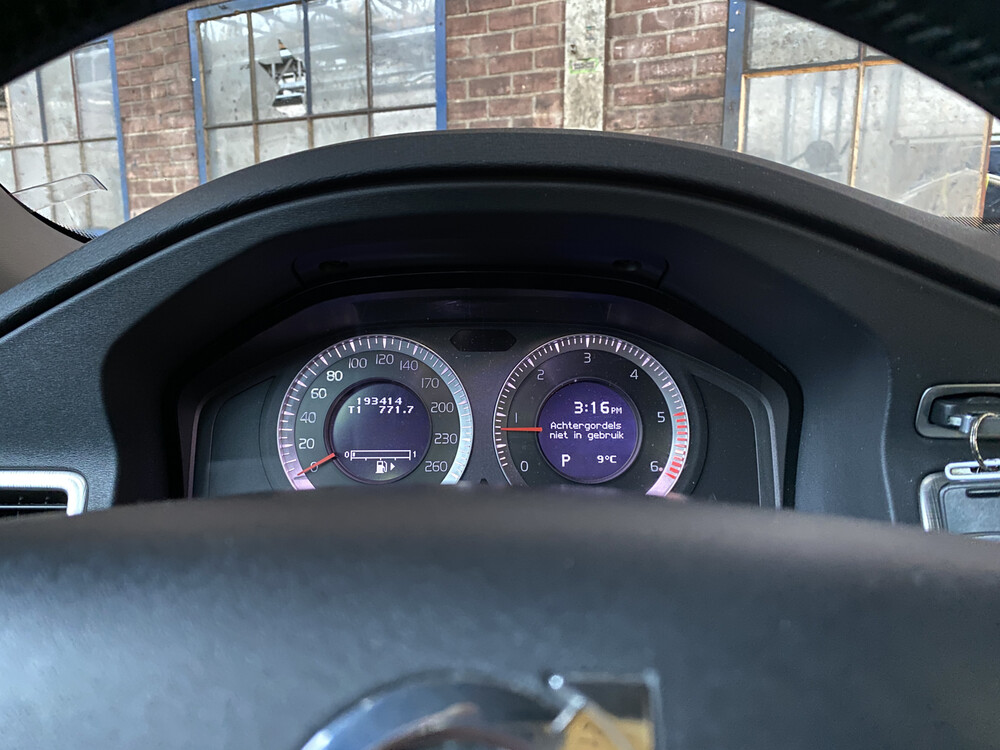 Volvo XC70 2.0 D3 FWD Momentum 163hp 2010 -Orig. NL-, 56-LPR-2