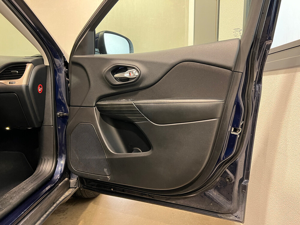 Jeep Cherokee 2.0 Longtitude 140pk 2014, 7-TRR-35