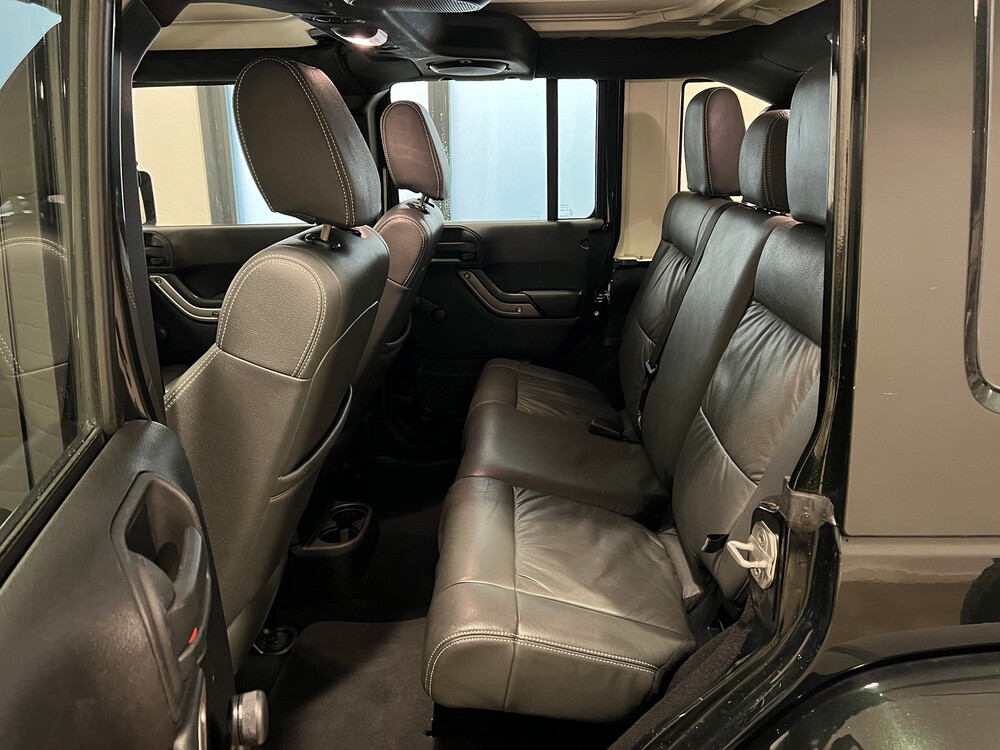 Jeep Wrangler Unlimited 2.8 CRD Rubicon 200pk 2012 Cabriolet, 2-TGJ-65