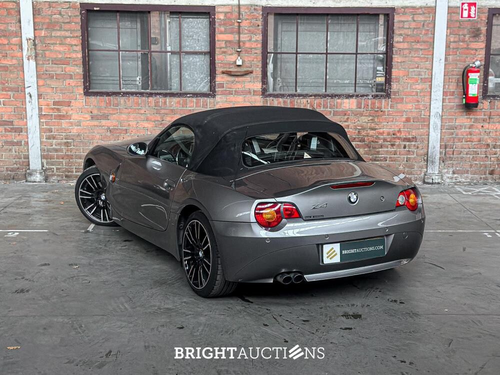 BMW Z4 Roadster 3.0i S 231pk 2004 (Hardtop + Softtop) Origineel-NL, 36-NV-HZ Youngtimer

