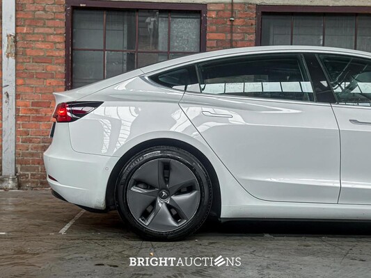 Tesla Model 3 Standard RWD Plus 60 kWh 238pk 2020 (Origineel-NL + 1e eigenaar, K-953-BT