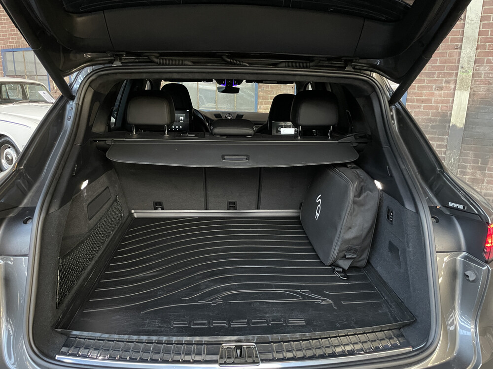 Porsche Cayenne 4.0 Turbo S E-Hybrid Sportchrono 680pk 2020, H-599-FH