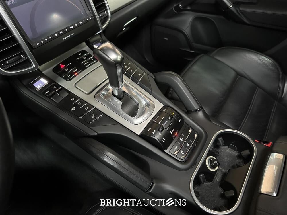 Porsche Cayenne Turbo 4.8 V8 500PK 2010 38.000KM!