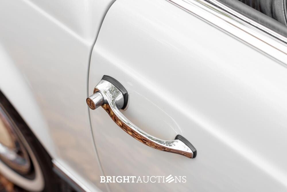 Mercedes-Benz 280 SL Pagode – Handgeschakeld – EU-uitvoering – 2.8 liter zes-in-lijn. 