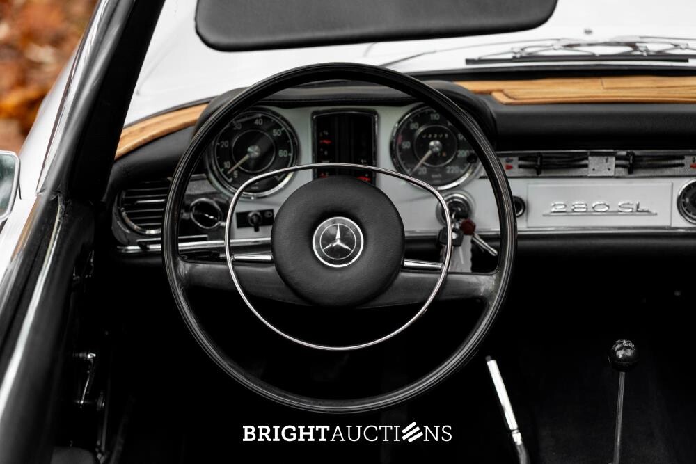 Mercedes-Benz 280 SL Pagode – Handgeschakeld – EU-uitvoering – 2.8 liter zes-in-lijn. 