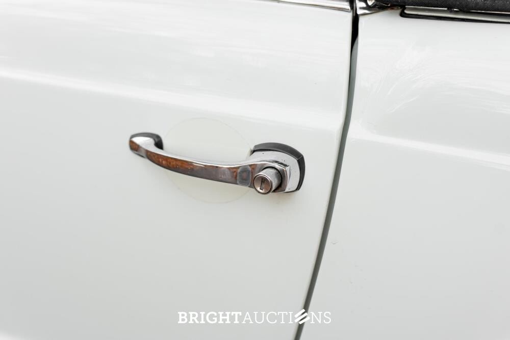 Mercedes-Benz 280 SL Pagode – Handgeschakeld – EU-uitvoering – 2.8 liter zes-in-lijn. 