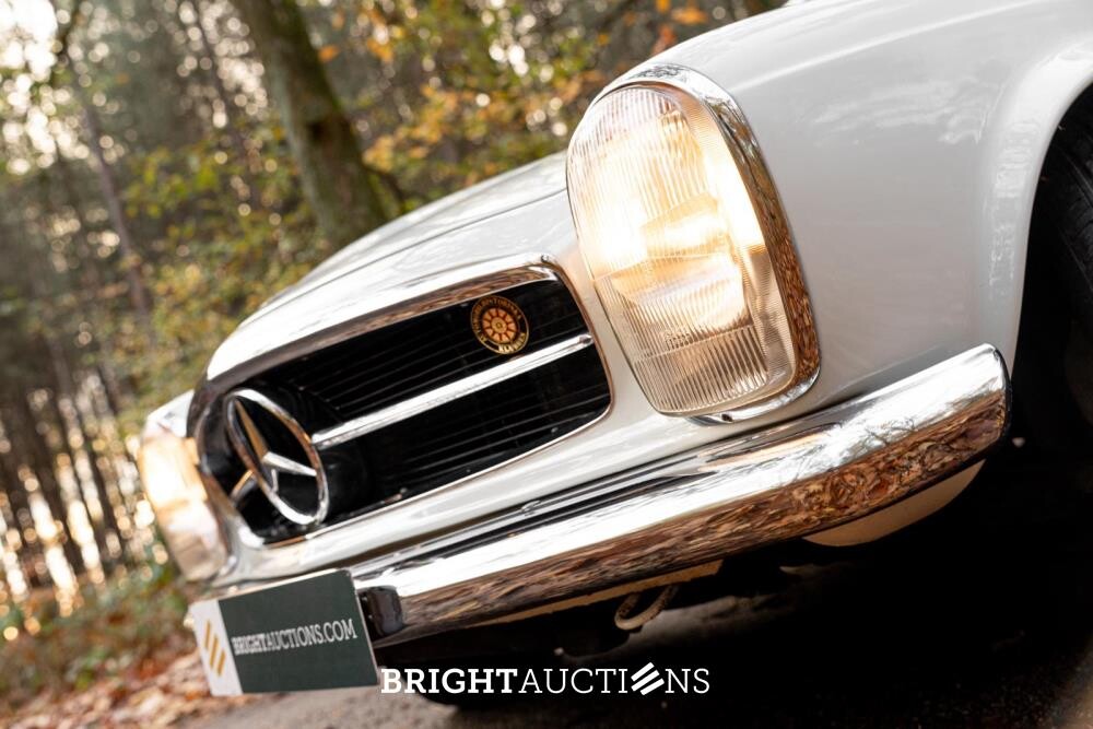 Mercedes-Benz 280 SL Pagode – Handgeschakeld – EU-uitvoering – 2.8 liter zes-in-lijn. 