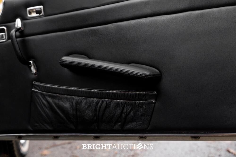 Mercedes-Benz 280 SL Pagode – Handgeschakeld – EU-uitvoering – 2.8 liter zes-in-lijn. 