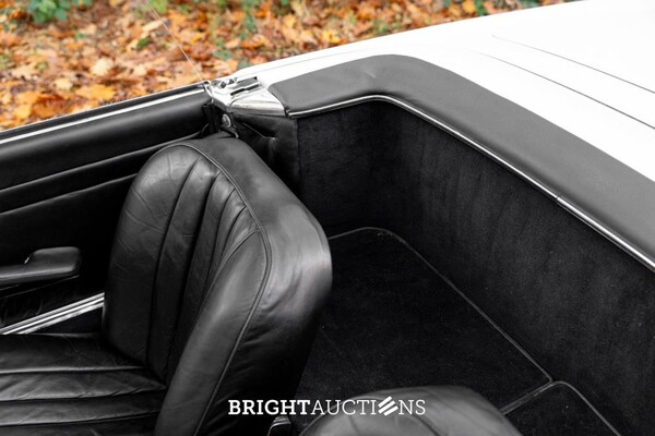 Mercedes-Benz 280 SL Pagode – Handgeschakeld – EU-uitvoering – 2.8 liter zes-in-lijn. 