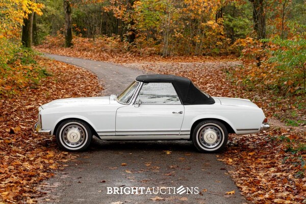 Mercedes-Benz 280 SL Pagode – Handgeschakeld – EU-uitvoering – 2.8 liter zes-in-lijn. 