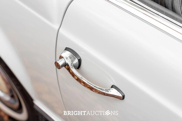 Mercedes-Benz 280 SL Pagode – Handgeschakeld – EU-uitvoering – 2.8 liter zes-in-lijn. 