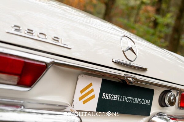 Mercedes-Benz 280 SL Pagode – Handgeschakeld – EU-uitvoering – 2.8 liter zes-in-lijn.