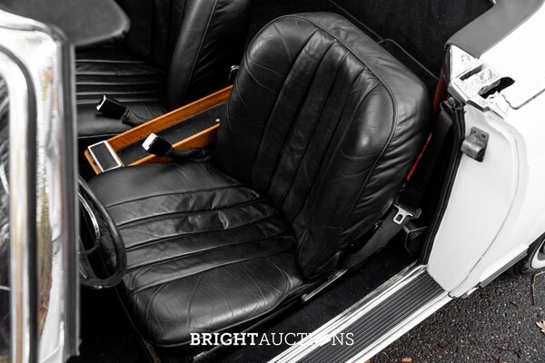 Mercedes-Benz 280 SL Pagode – Handgeschakeld – EU-uitvoering – 2.8 liter zes-in-lijn.