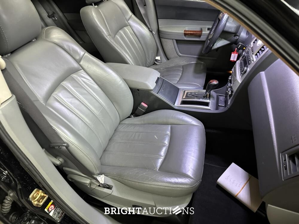 Chrysler 300C HEMI 5.7 V8 340PK 2005 