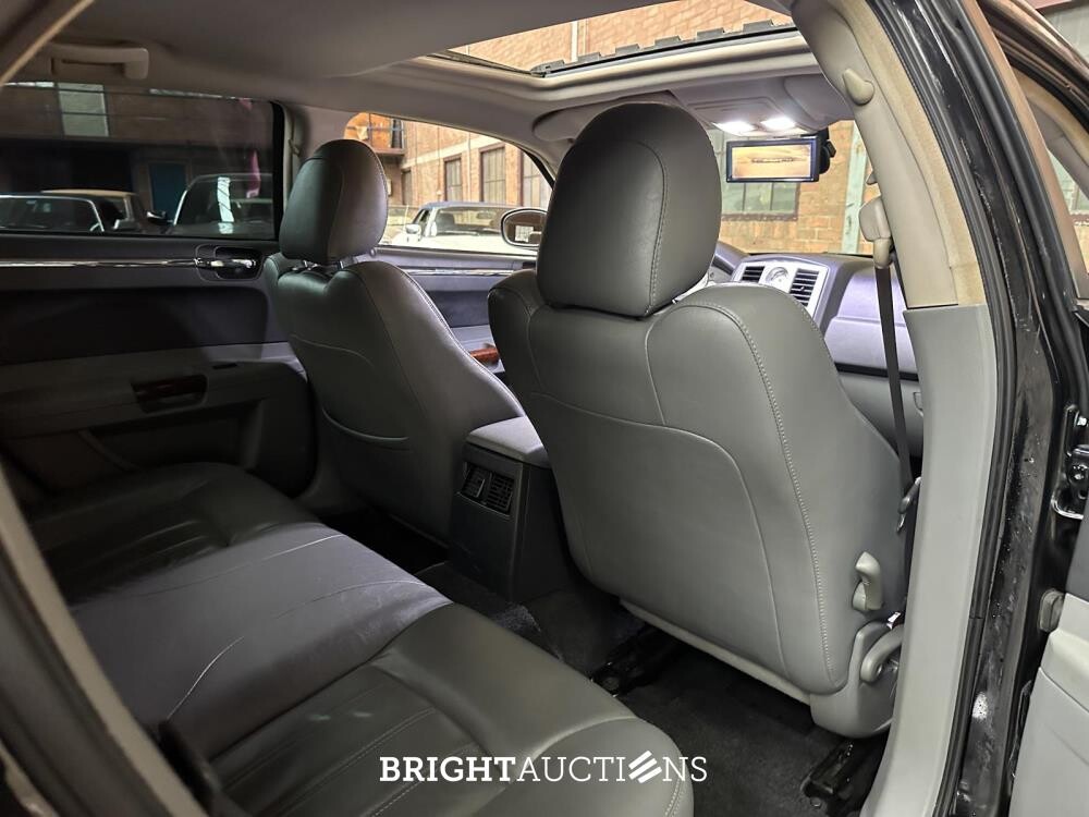 Chrysler 300C HEMI 5.7 V8 340PK 2005 