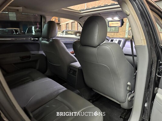 Chrysler 300C HEMI 5.7 V8 340PK 2005