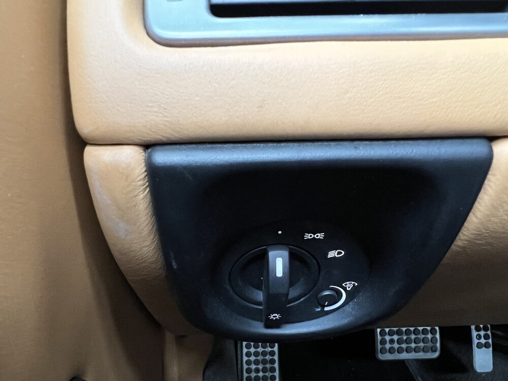 Aston Martin DB9 Volante 6.0 V12 476 PS 2010 Cabrio, P-330-GJ.