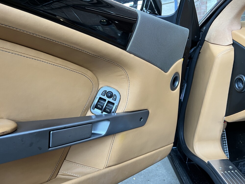 Aston Martin DB9 Volante 6.0 V12 476 PS 2010 Cabrio, P-330-GJ.